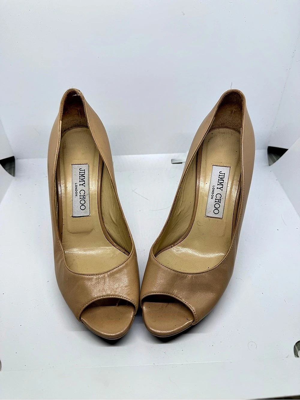 Jimmy Choo Crown Patent Leather Peep-Toe Platform Pumps beige EU 37.5